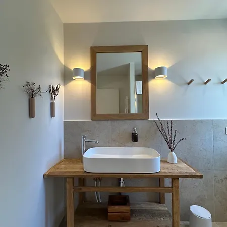 Domaine De La Valle De La Millire Les Mesnuls