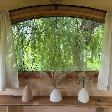 Domaine De La Vallee De La Milliere Holiday home Les Mesnuls